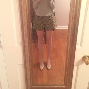 CONSIGNED ✨ ELIZABETH AND JAMES Jody Floral Shorts