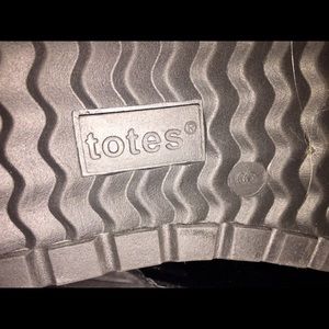 Totes Caroline Snow Boot