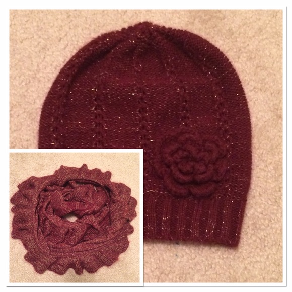 Chinese Laundry Metallic Ruffle Scarf and Beanie