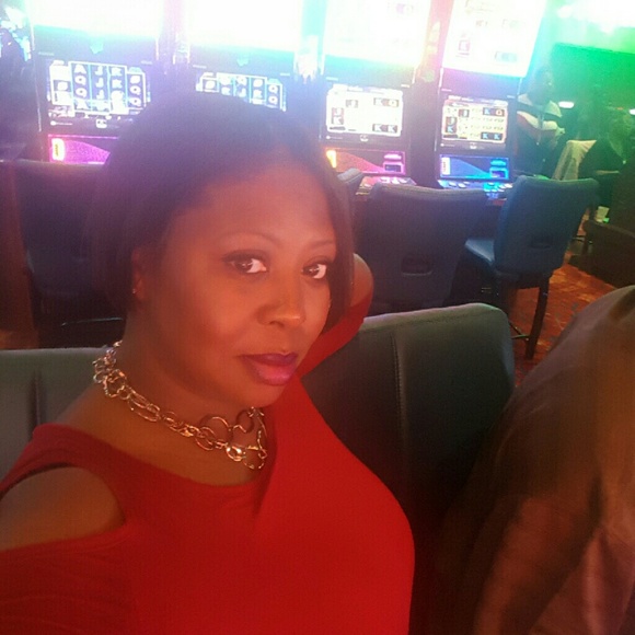 Meet your Posher, Yveya - Picture 1 of 1