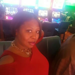 Meet your Posher, Yveya