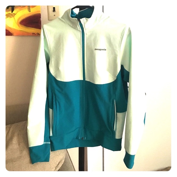 EUC Patagonia jacket size small. Make an offer!