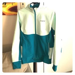 EUC Patagonia jacket size small. Make an offer!