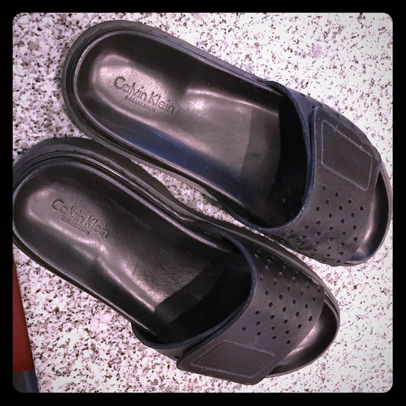 CK BLACK PERFORATED SANDALS