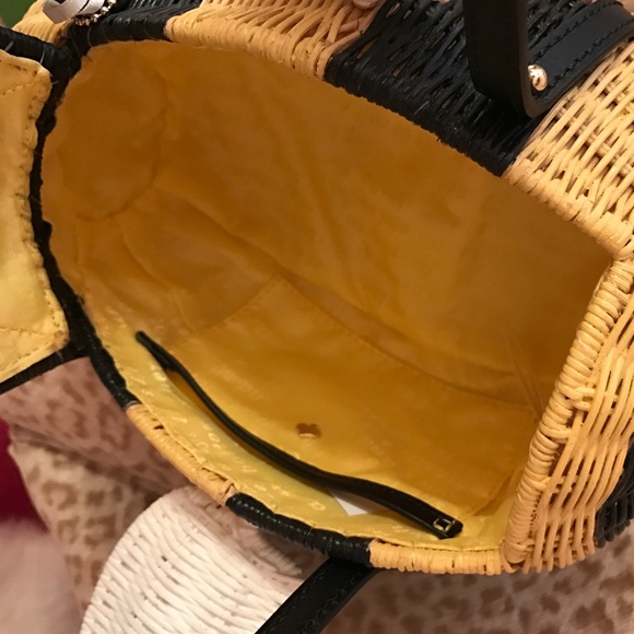 ❤SOLD❤ Kate Spade Down The Rabbit Hole Bee  purse - Picture 3 of 4