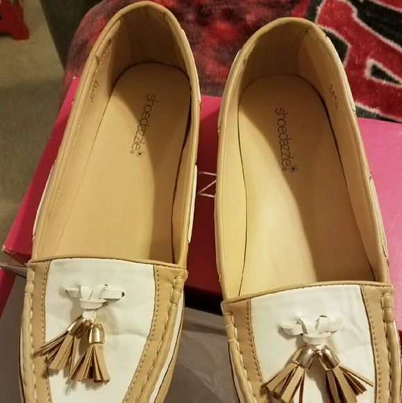 Shoe Dazzle - Picture 2 of 3