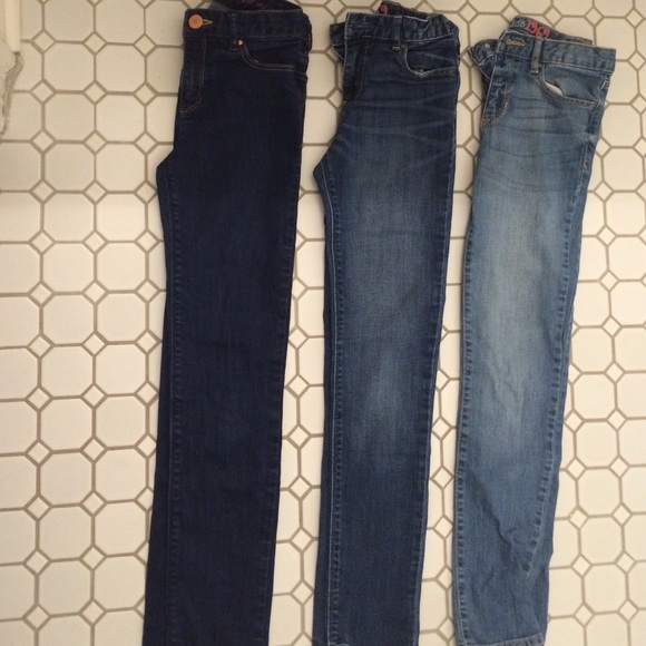 3 pairs of Gap super skinny slim jeans. Only $20! - Picture 2 of 4