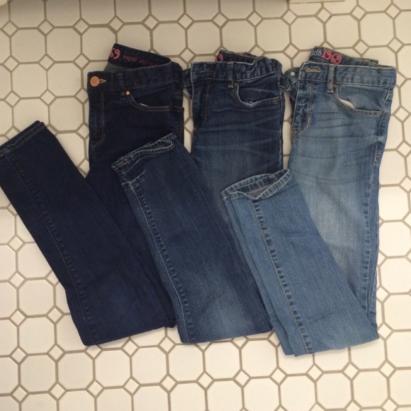 3 pairs of Gap super skinny slim jeans. Only $20! - Picture 3 of 4