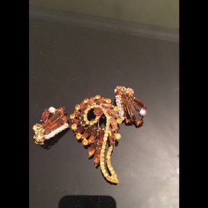 Vintage brooch and clip on earrings