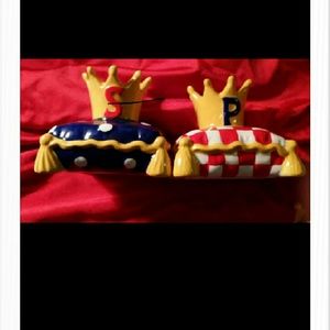 Retired Mary Englebreit 1999 Salt and Pepper