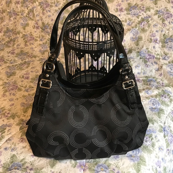 Elegant Classic Coach Purse w/ Blue Satin Lining - Picture 2 of 4