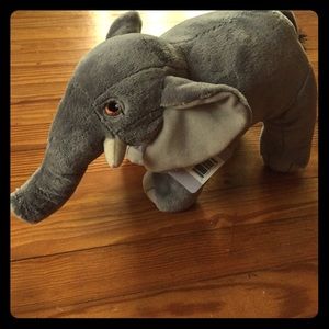 🔴Stuffed elephant