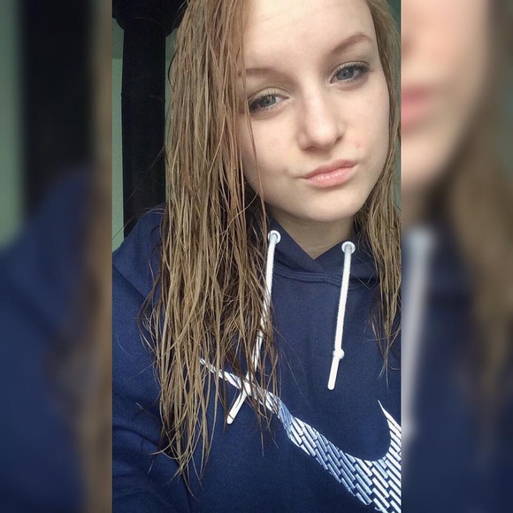 Meet your Posher, Becca