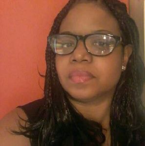 Meet your Posher, Adrienne