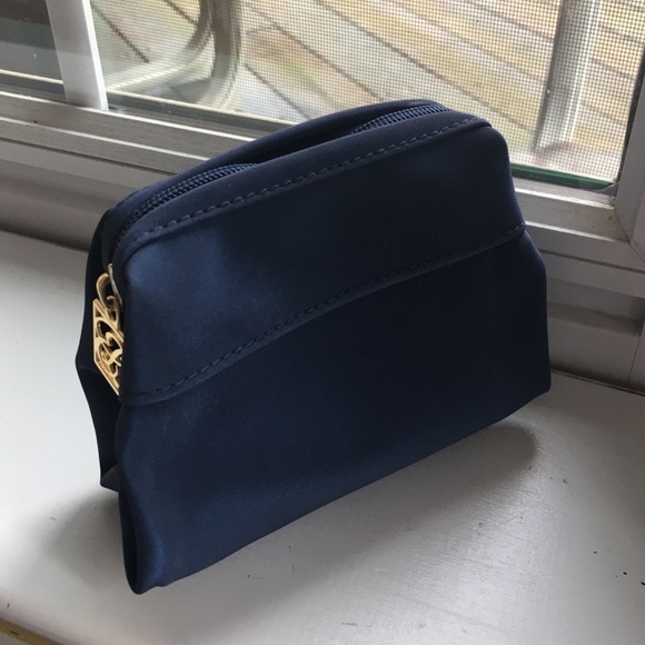 Estée Lauder cosmetic bag
