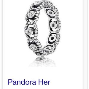 Pandora "Her Majesty" ring