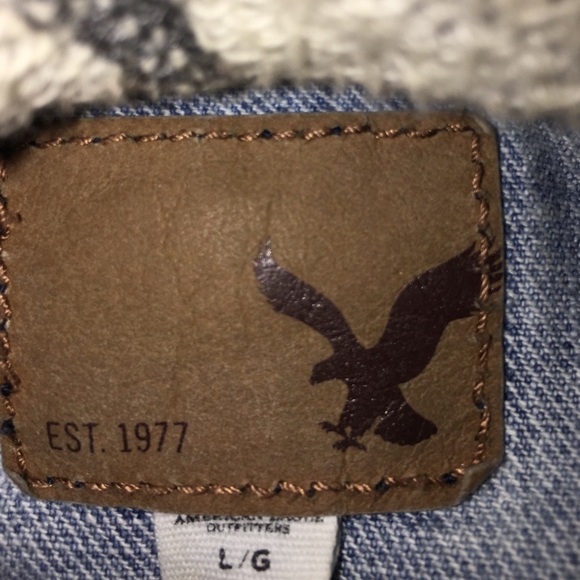 American Eagle 🦅 Jean jacket hoodie. - Picture 4 of 4