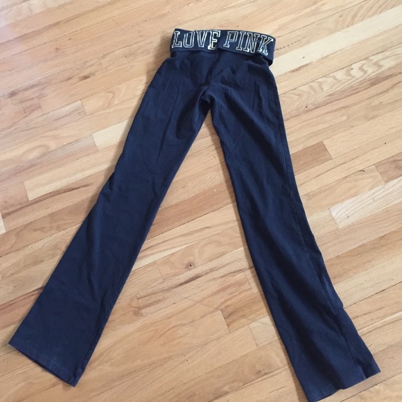 PINK Victorias Secret blck yoga pant w/gold letter - Picture 1 of 4