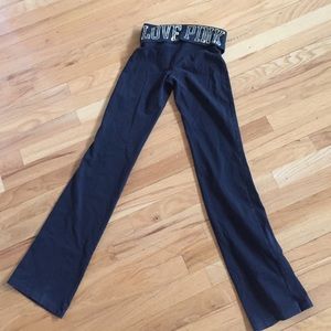 PINK Victorias Secret blck yoga pant w/gold letter