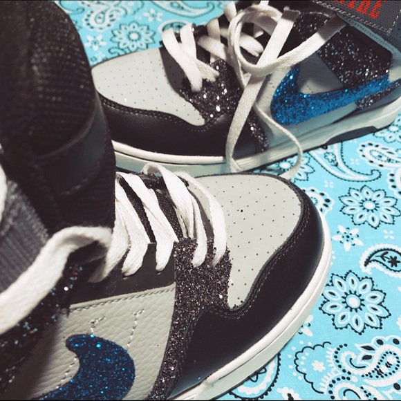 ✨👟 Custom ✨ BLING ✨ sparkle Nike Air sneakers - Picture 3 of 3