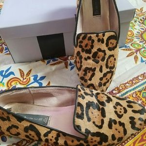 Steven maddens Leopard print flats size 9.