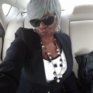 Meet your Posher, Johniesse