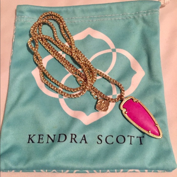 Kendra Scott Shaylee Necklace in Magenta Magnesite
