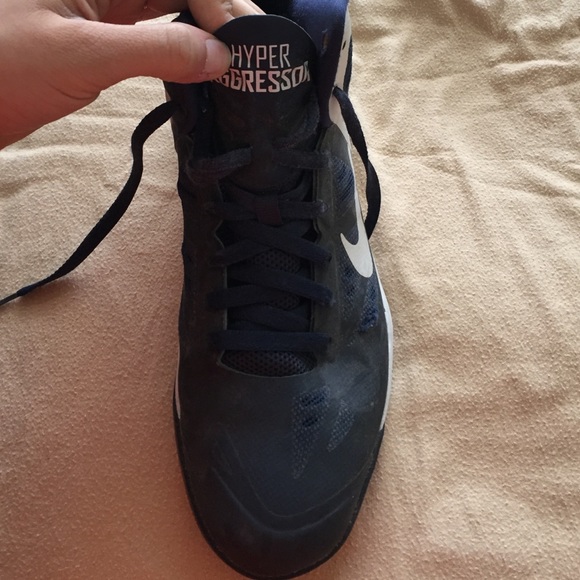 Women's 12/ Men 10.5 Basketball sneakers - Picture 2 of 4