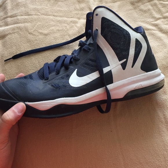 Women's 12/ Men 10.5 Basketball sneakers - Picture 3 of 4