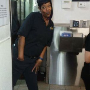 Meet your Posher, Mzfiona red