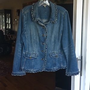 Fitted ruffle trim Jean jacket