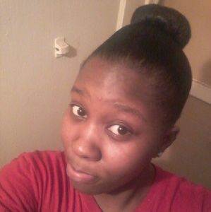 Meet your Posher, Latisha