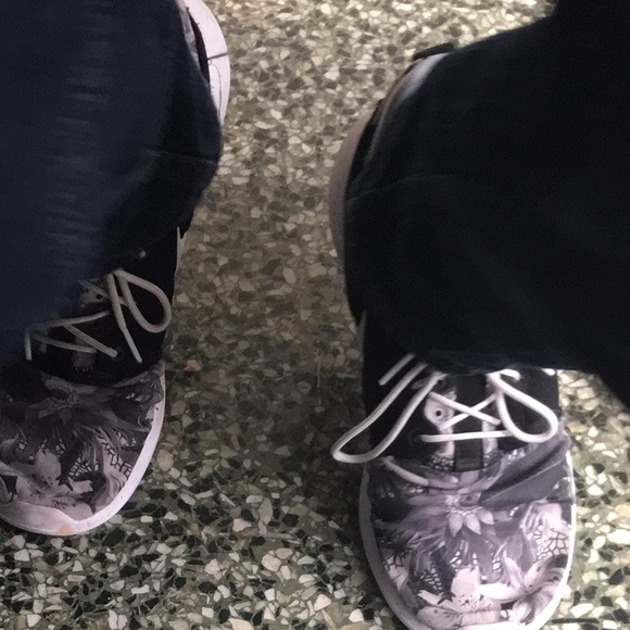 Meet your Posher, Sam - Picture 1 of 1