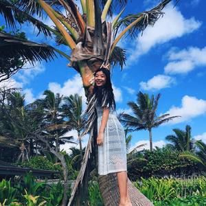 Meet your Posher, Eve