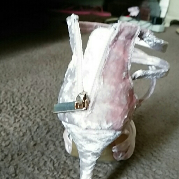 Size10 Light Pink Shoes - Picture 3 of 4