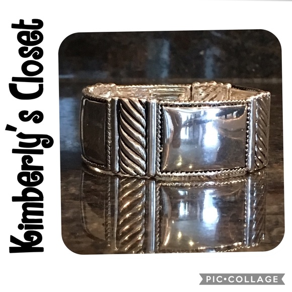 Jewelry - 🔴BOGO🔴🛍STATEMENT BRACELET🛍