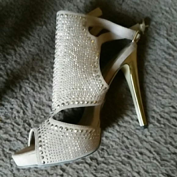 Ladies sparkly gold heels - Picture 4 of 4