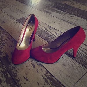 Red high heels 👠 Built in platform.