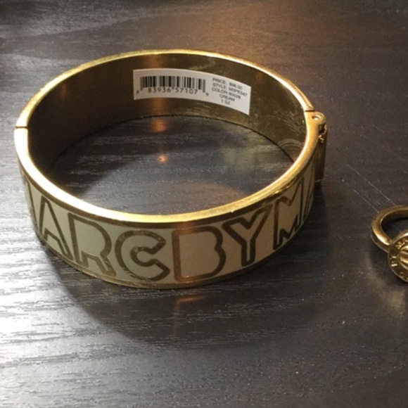 Marc Jacobs Gold Cuff Bangle - Picture 2 of 4