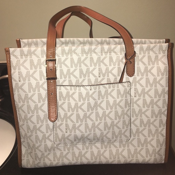 Michael Kors purse - Picture 1 of 2