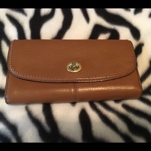 Coach wallet, camel, pre-loved