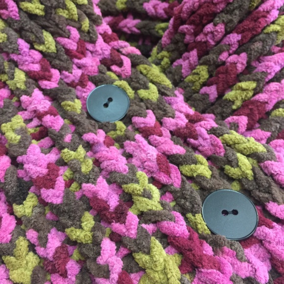 Handmade knitted cowl. - Picture 2 of 2