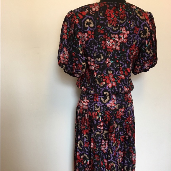 Vintage Dresses - Vintage Floral 100% Silk Puff sleeve dress Vintage Dresses - Vintage Floral 100% Silk Puff sleeve dress