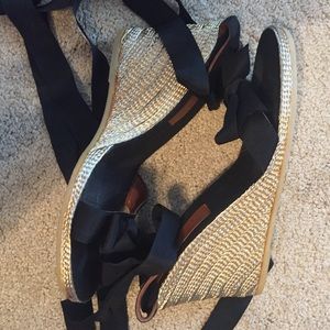 Beautiful lace up wedges!