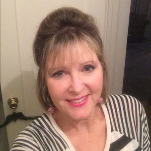 Meet your Posher, Paula