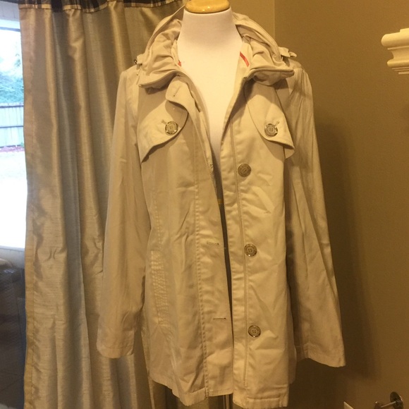 Jones New York Weather Resistant Lightweight Coat