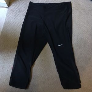 Nike dri fit capris