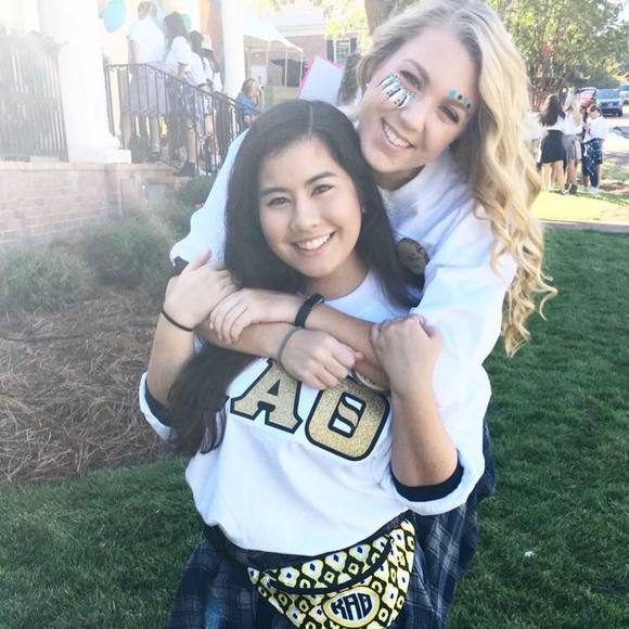 Meet your Posher, Holly - Picture 1 of 1