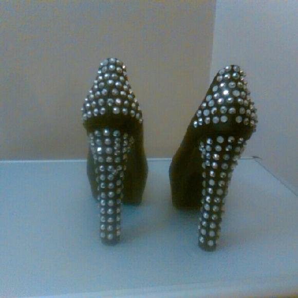 Heels - Picture 2 of 2