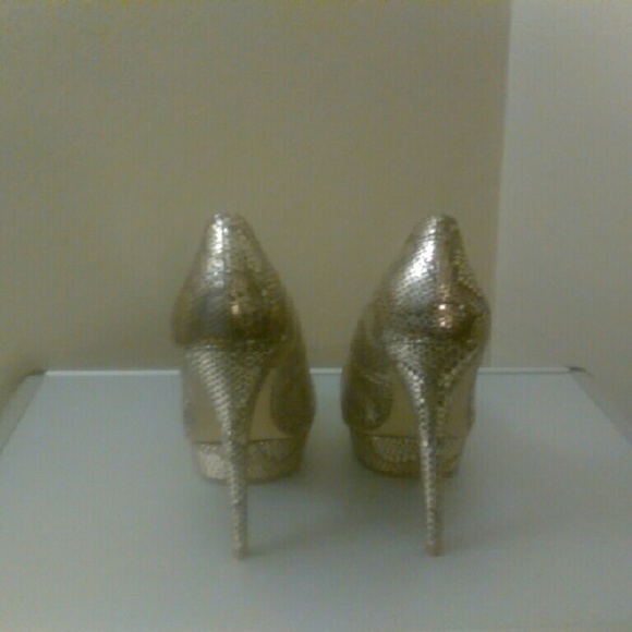 Heels - Picture 2 of 2